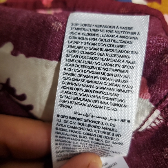 Old Navy Woman's Burgundy Floral Dress 3/4 Sleeve Size XS.Pit to pit approx: 1 - Picture 8 of 9